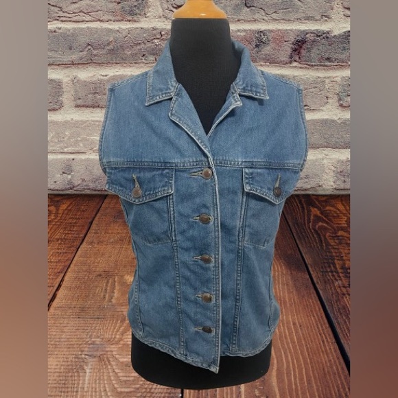 Vintage women’s St. John’s Bay denim collection jean vest size medium - Picture 1 of 6